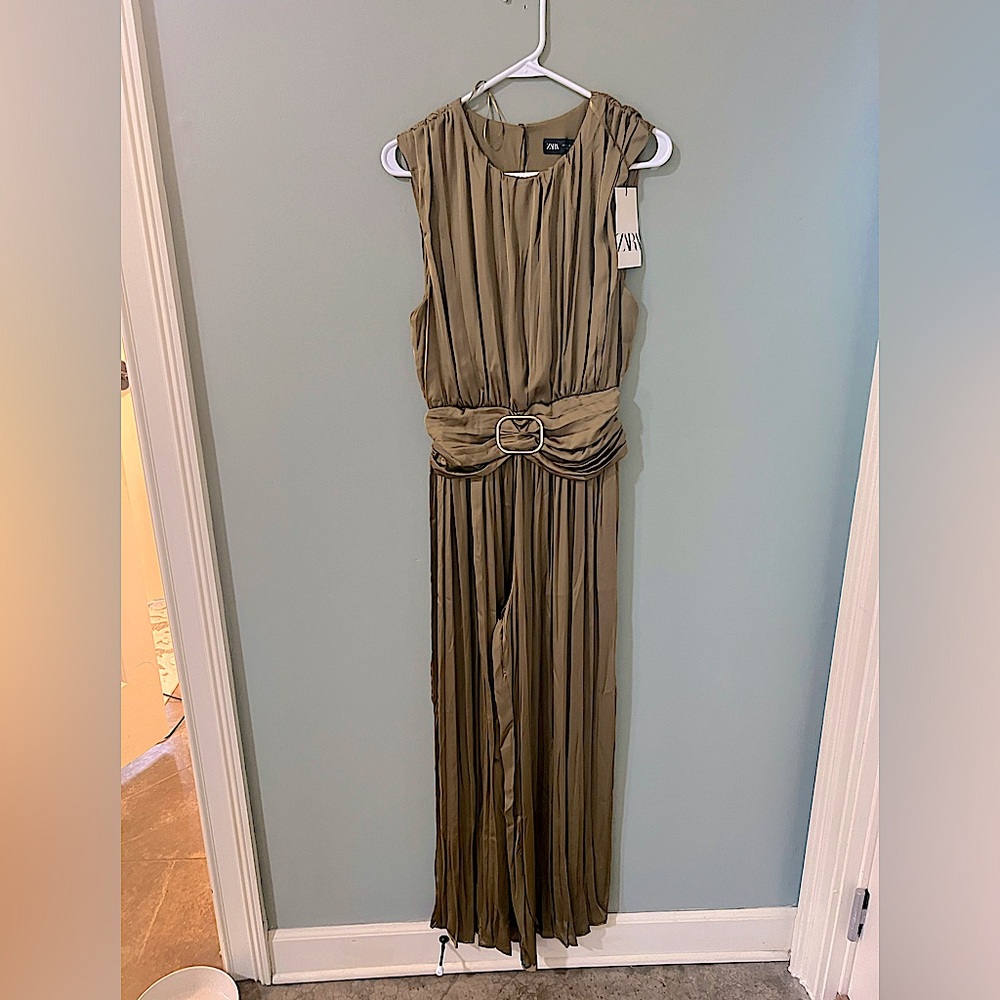 Zara NWT olive green jumpsuit size medium belt detail